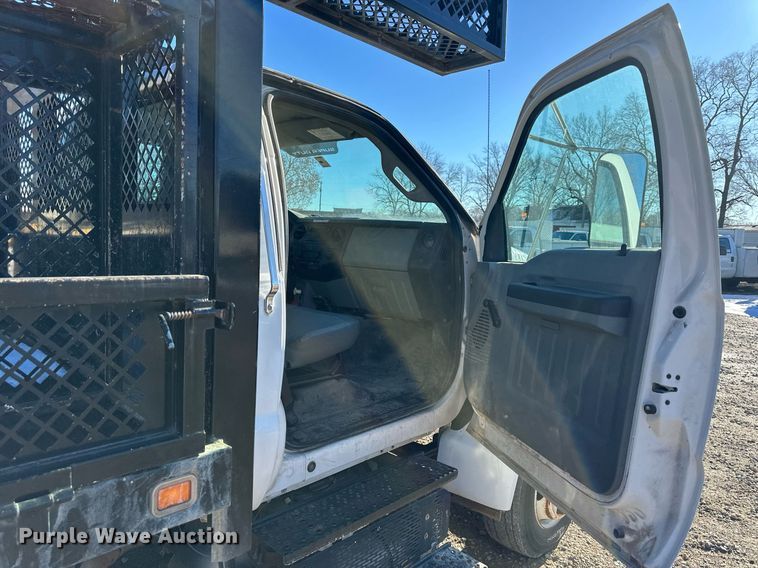image for item DS3337 2011 Ford F650 flatbed truck