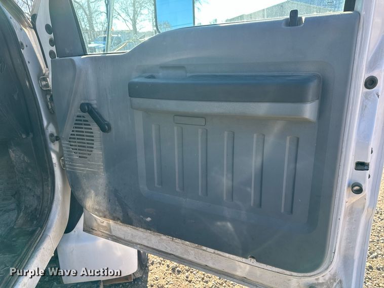 image for item DS3337 2011 Ford F650 flatbed truck