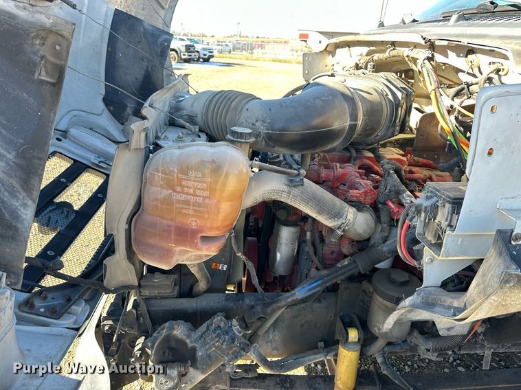 image for item DS3337 2011 Ford F650 flatbed truck