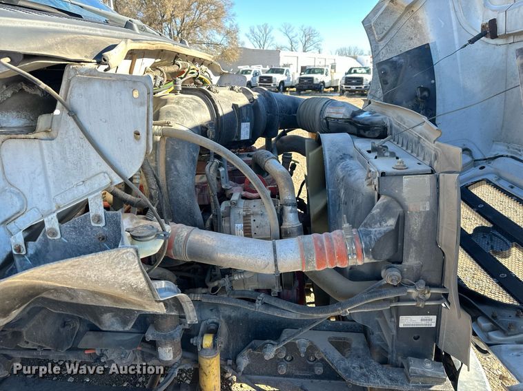 image for item DS3337 2011 Ford F650 flatbed truck