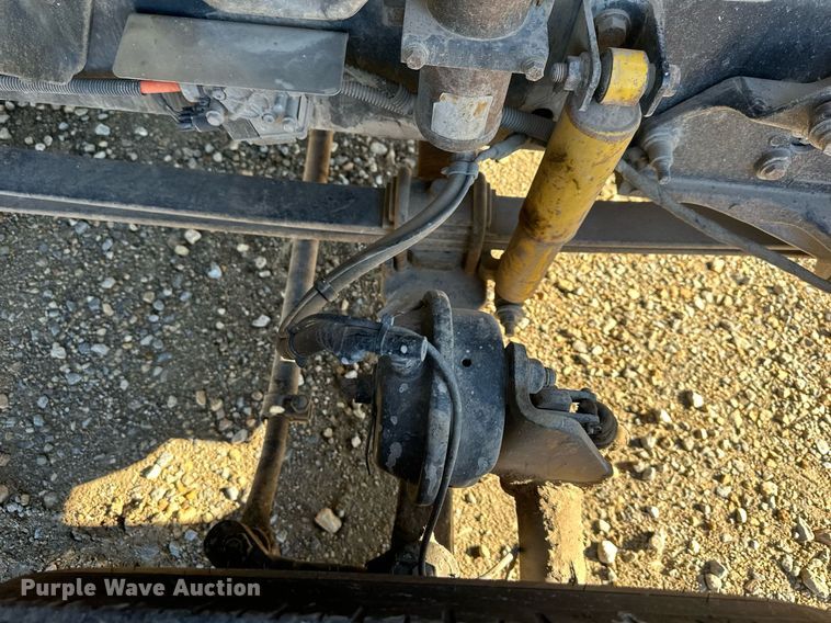 image for item DS3337 2011 Ford F650 flatbed truck