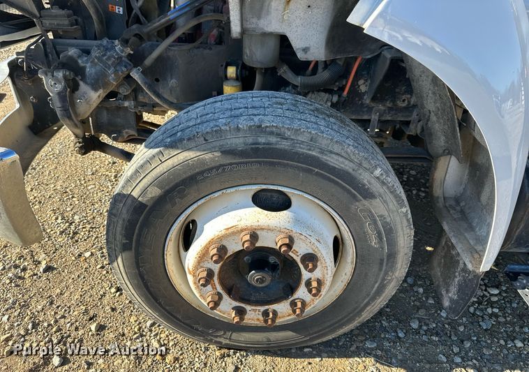 image for item DS3337 2011 Ford F650 flatbed truck