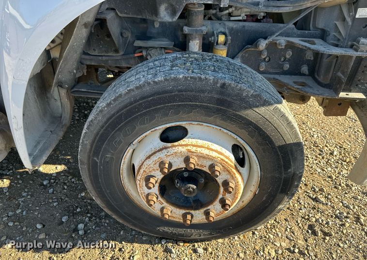 image for item DS3337 2011 Ford F650 flatbed truck