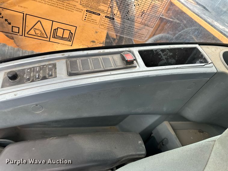 image for item DS3351 2010 Hyundai Robex210LC-9 excavator