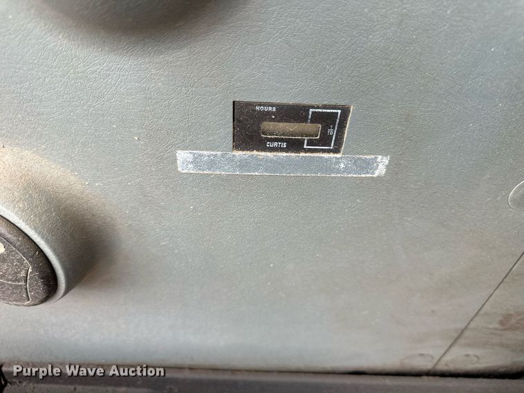 image for item DS3351 2010 Hyundai Robex210LC-9 excavator