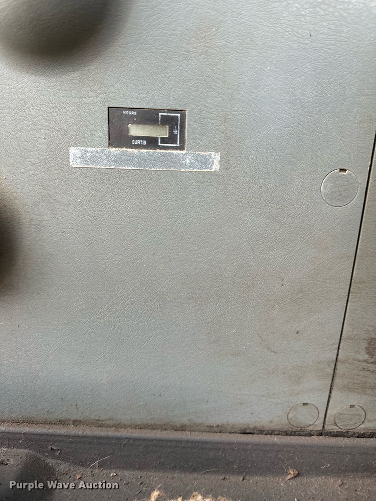 image for item DS3351 2010 Hyundai Robex210LC-9 excavator