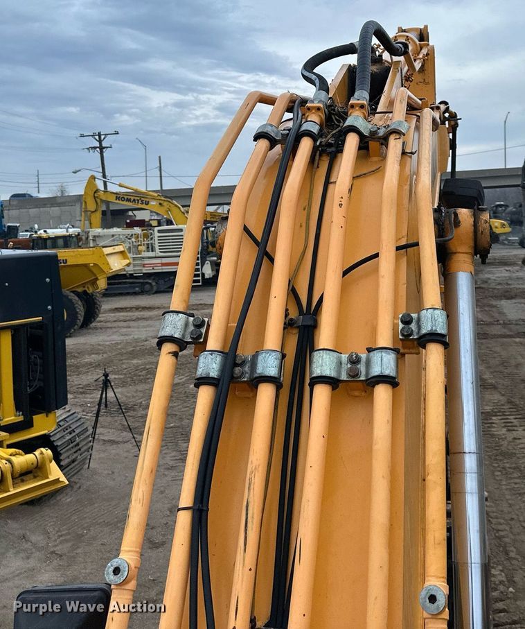 image for item DS3351 2010 Hyundai Robex210LC-9 excavator