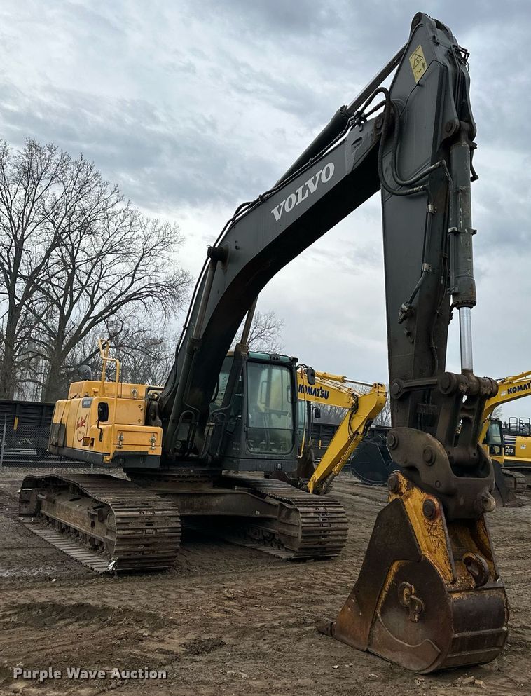 image for item DS3352 2013 Volvo EC300DL excavator