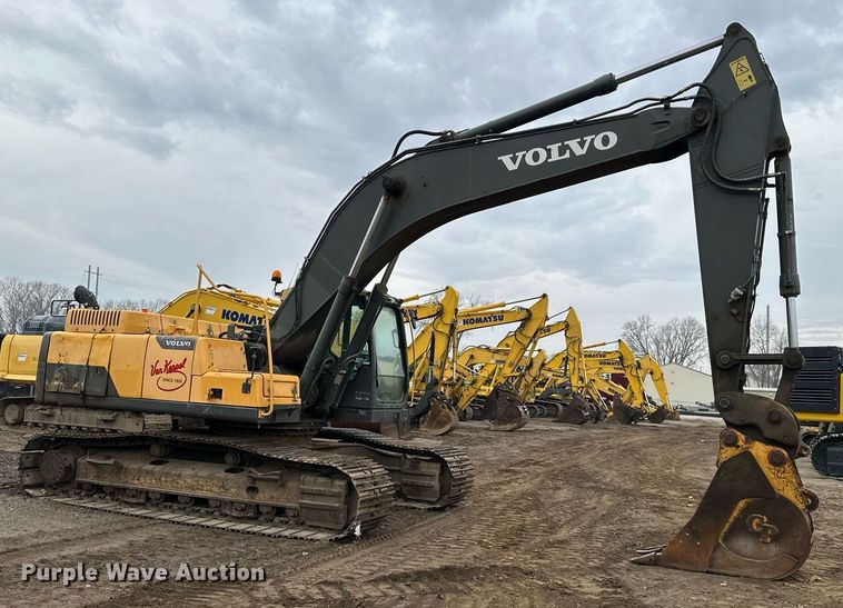 image for item DS3352 2013 Volvo EC300DL excavator