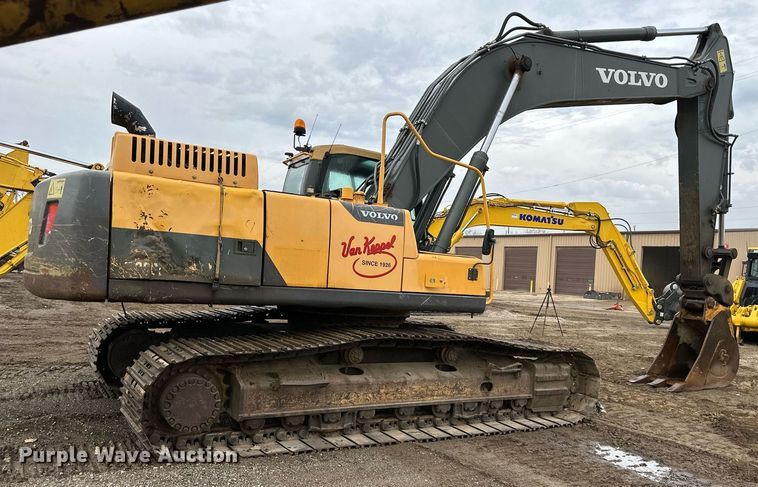 image for item DS3352 2013 Volvo EC300DL excavator