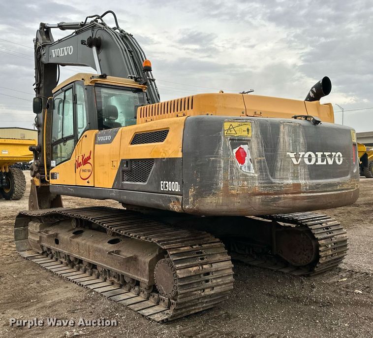 image for item DS3352 2013 Volvo EC300DL excavator