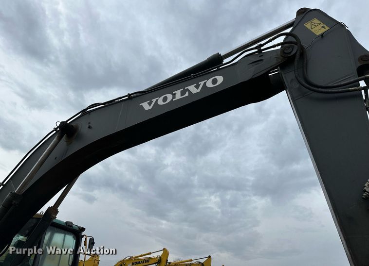 image for item DS3352 2013 Volvo EC300DL excavator