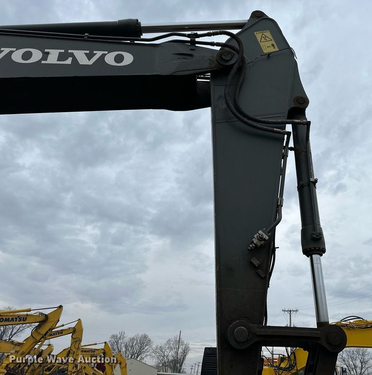 image for item DS3352 2013 Volvo EC300DL excavator