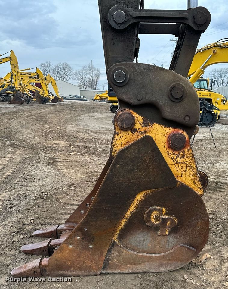 image for item DS3352 2013 Volvo EC300DL excavator