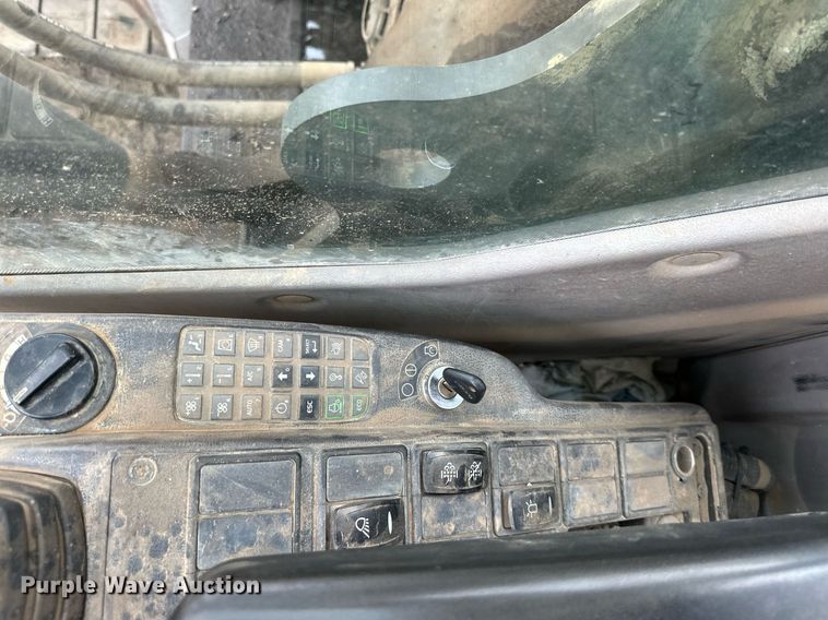 image for item DS3352 2013 Volvo EC300DL excavator