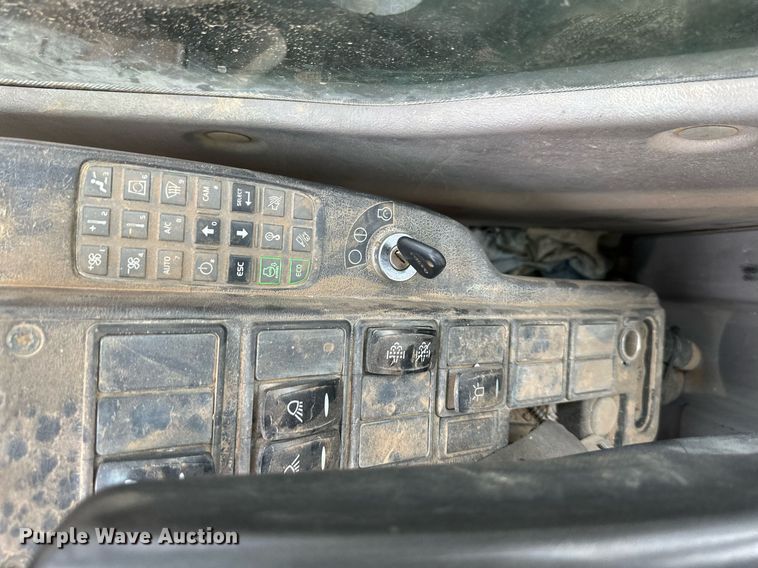 image for item DS3352 2013 Volvo EC300DL excavator