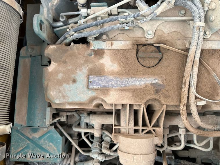 image for item DS3352 2013 Volvo EC300DL excavator