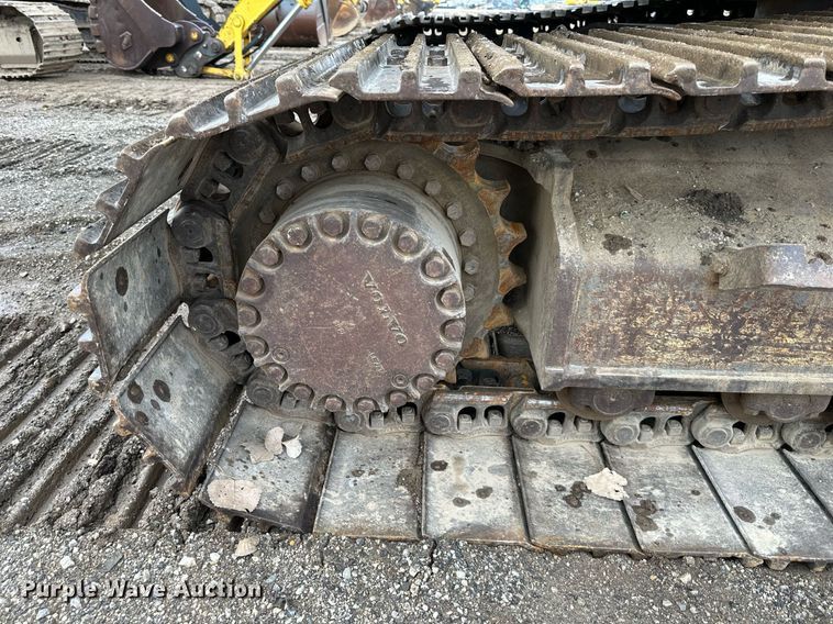 image for item DS3352 2013 Volvo EC300DL excavator