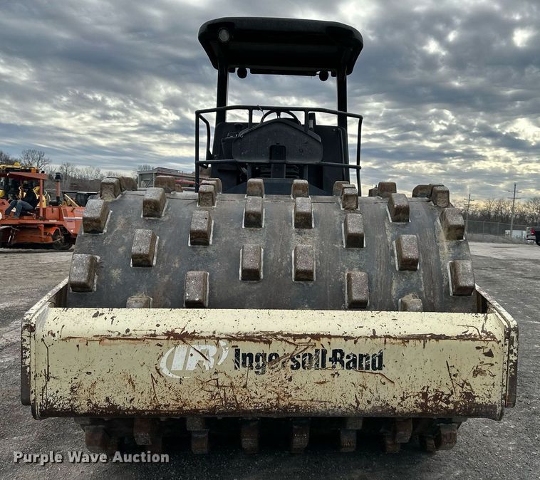 image for item DS3355 2003 Ingersoll Rand SD-122DX single drum vibratory roller