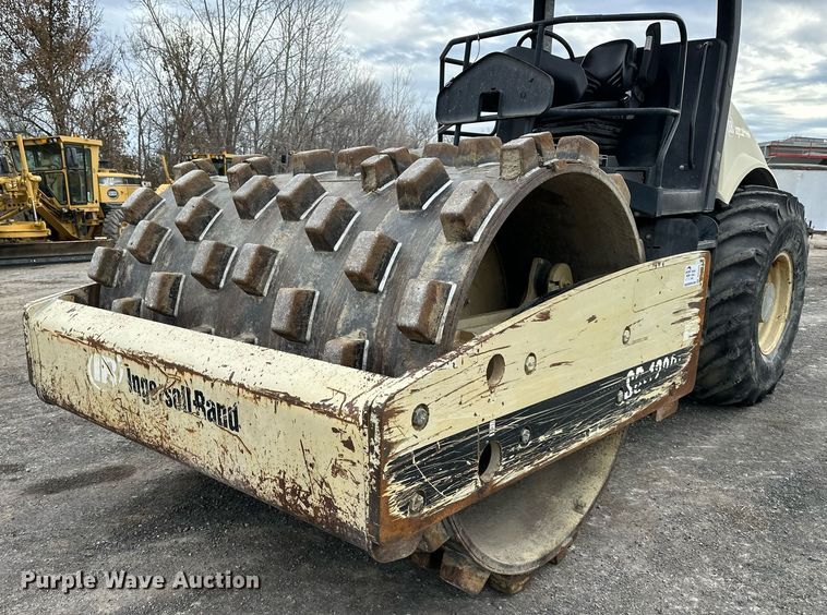 image for item DS3355 2003 Ingersoll Rand SD-122DX single drum vibratory roller