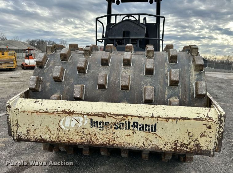 image for item DS3355 2003 Ingersoll Rand SD-122DX single drum vibratory roller