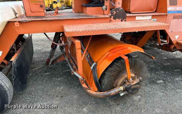 image for item DS3356 Broce RJ350 broom