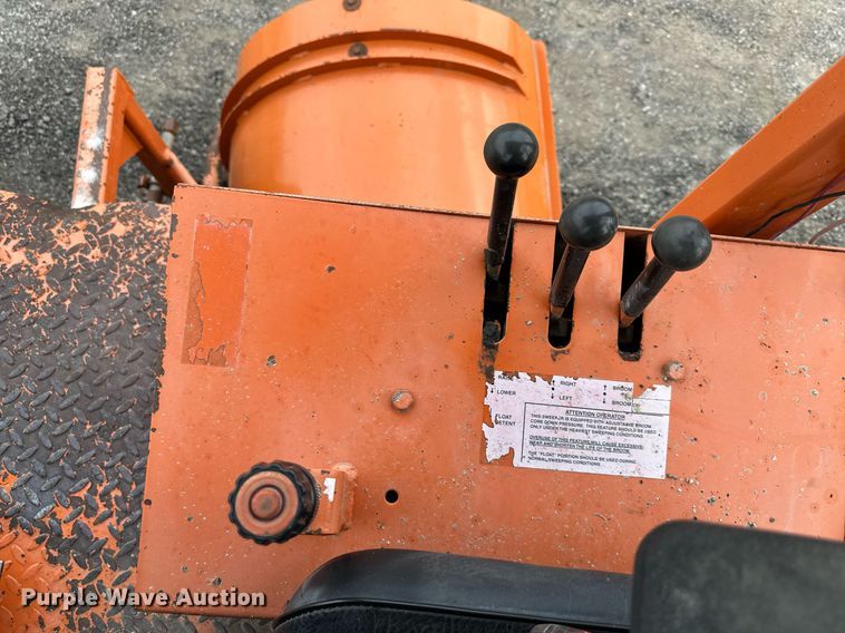 image for item DS3356 Broce RJ350 broom