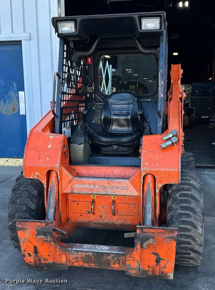 image for item DS3369 2006 Doosan 440 Plus skid steer loader