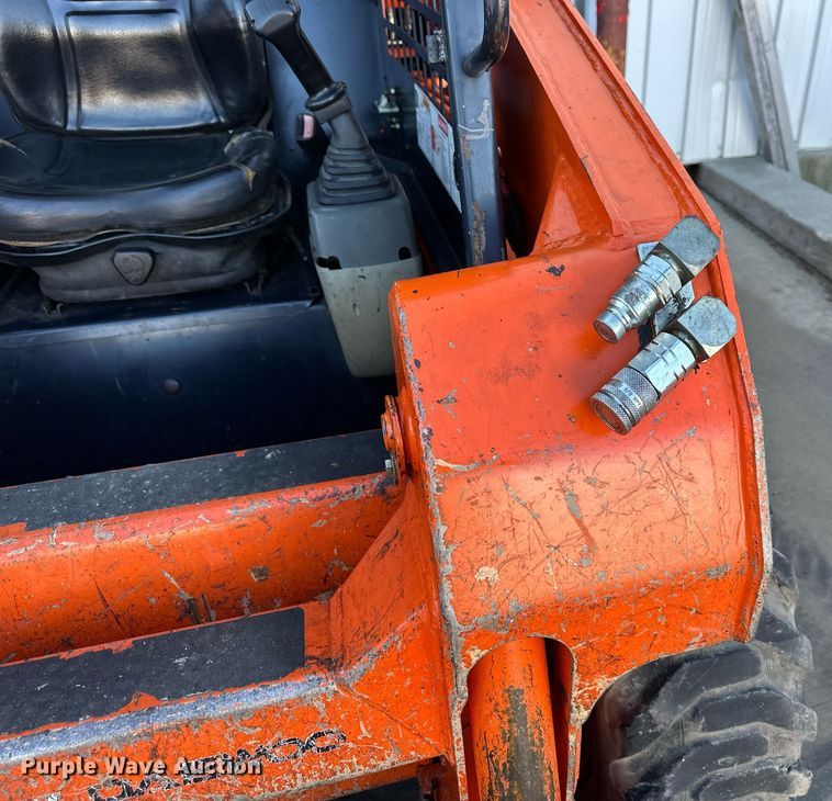 image for item DS3369 2006 Doosan 440 Plus skid steer loader