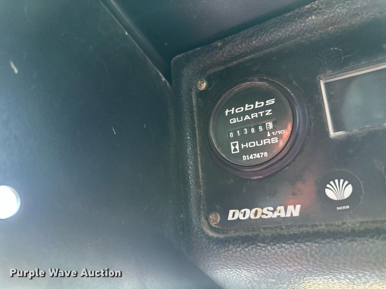 image for item DS3369 2006 Doosan 440 Plus skid steer loader