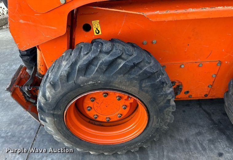 image for item DS3369 2006 Doosan 440 Plus skid steer loader