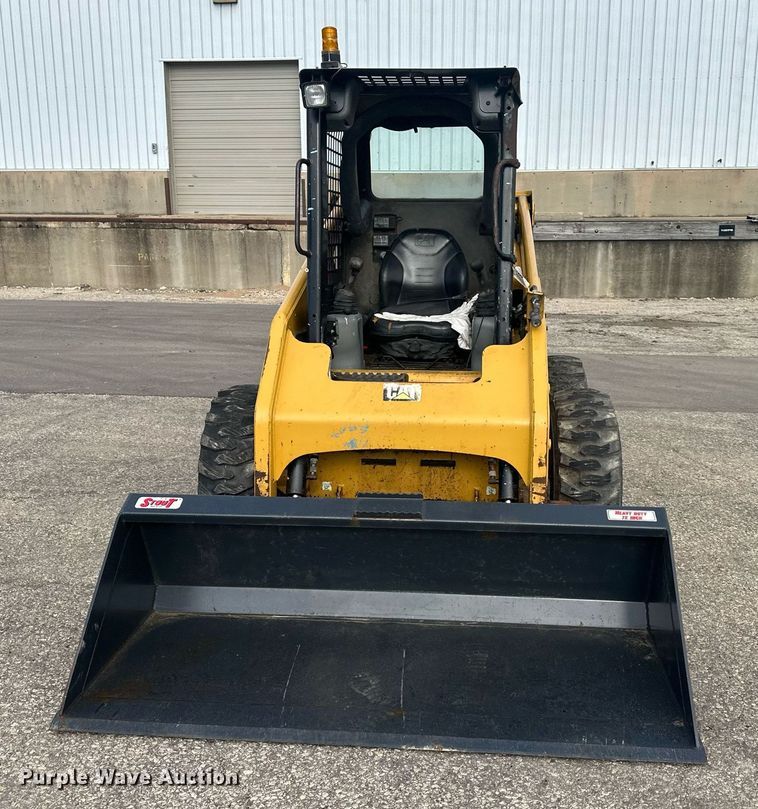 image for item DS3370 2014 Caterpillar 226B3 skid steer loader