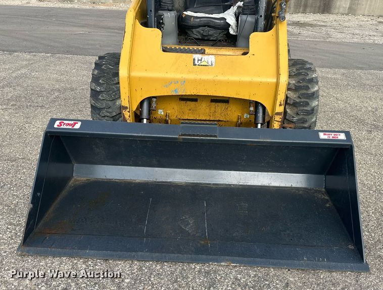 image for item DS3370 2014 Caterpillar 226B3 skid steer loader