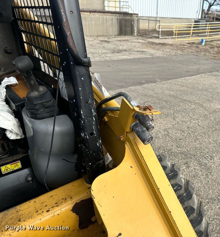 image for item DS3370 2014 Caterpillar 226B3 skid steer loader