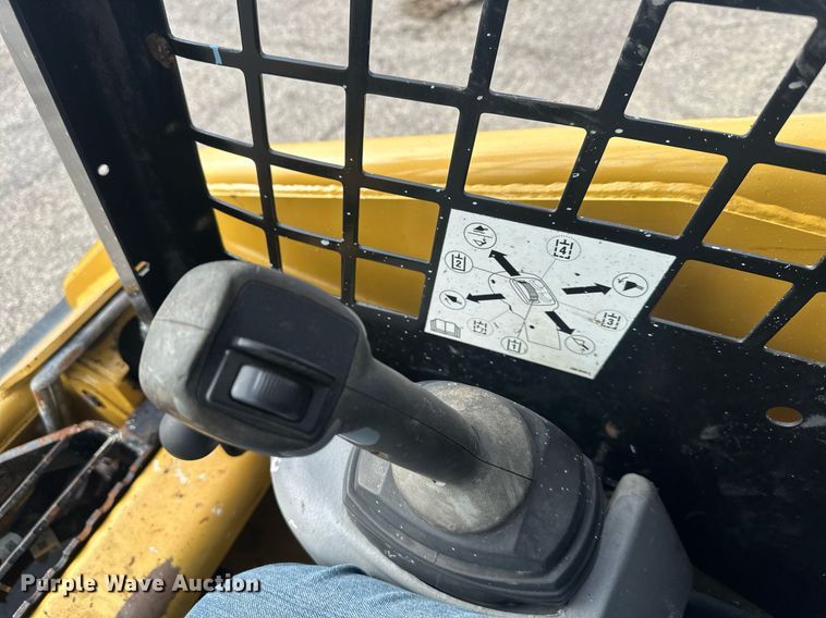 image for item DS3370 2014 Caterpillar 226B3 skid steer loader