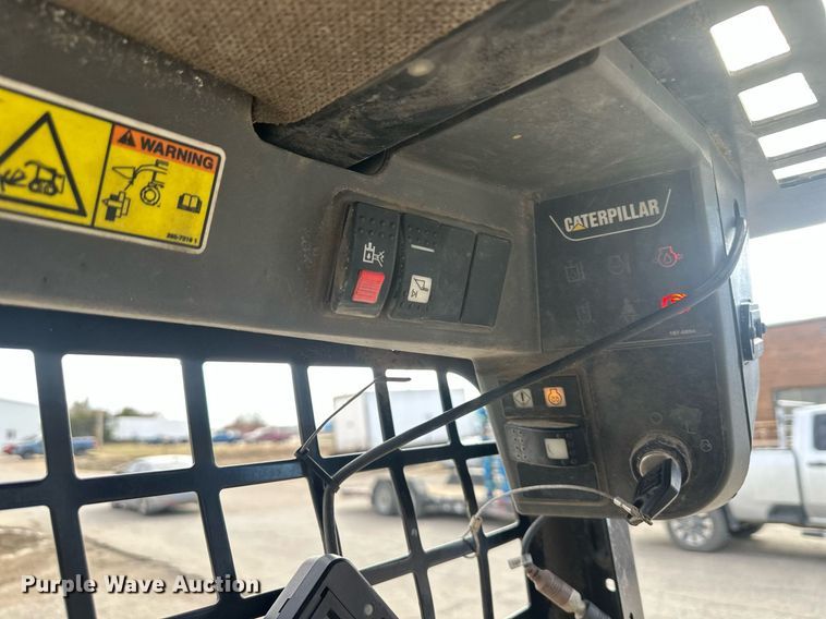 image for item DS3370 2014 Caterpillar 226B3 skid steer loader