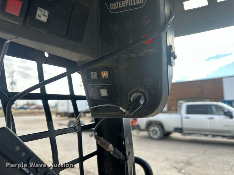 image for item DS3370 2014 Caterpillar 226B3 skid steer loader