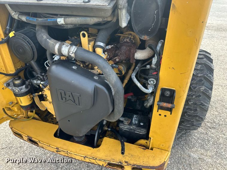 image for item DS3370 2014 Caterpillar 226B3 skid steer loader