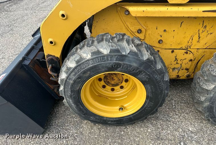 image for item DS3370 2014 Caterpillar 226B3 skid steer loader