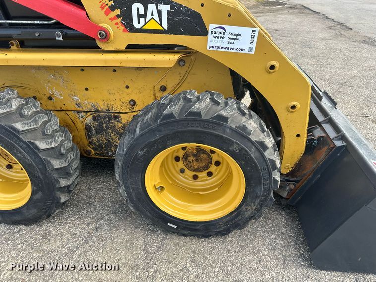 image for item DS3370 2014 Caterpillar 226B3 skid steer loader