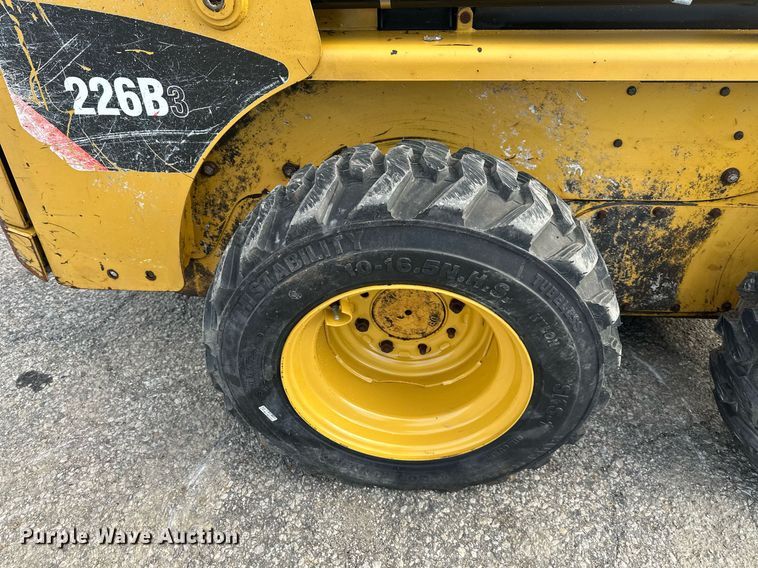 image for item DS3370 2014 Caterpillar 226B3 skid steer loader