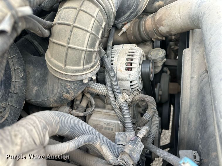 image for item DS3372 2004 Chevrolet C4500 flatbed truck