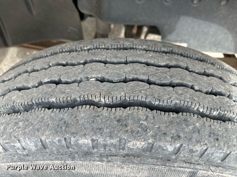 image for item DS3372 2004 Chevrolet C4500 flatbed truck