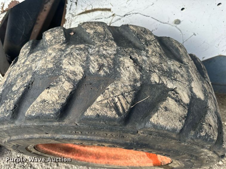 image for item DS3376 2004 Bobcat S150 skid steer loader