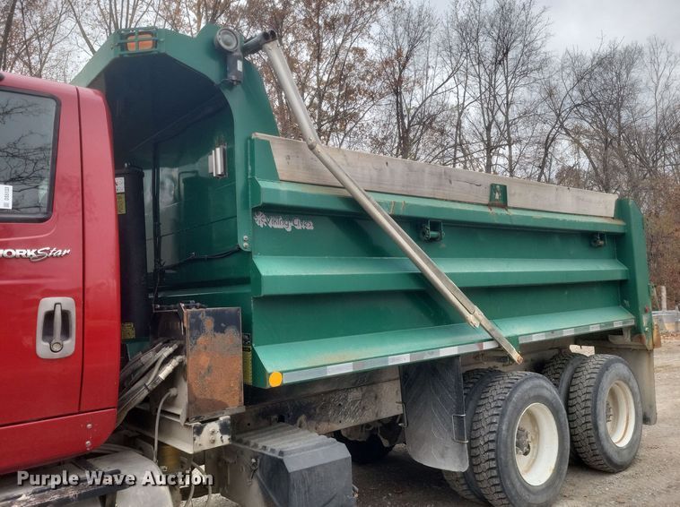 image for item DS5133 2013 International  WorkStar 7600 dump truck