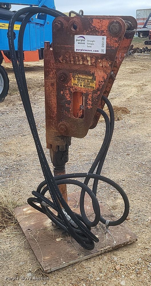 image for item DS5138 NPK H-240 breaker