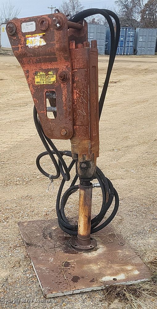 image for item DS5138 NPK H-240 breaker