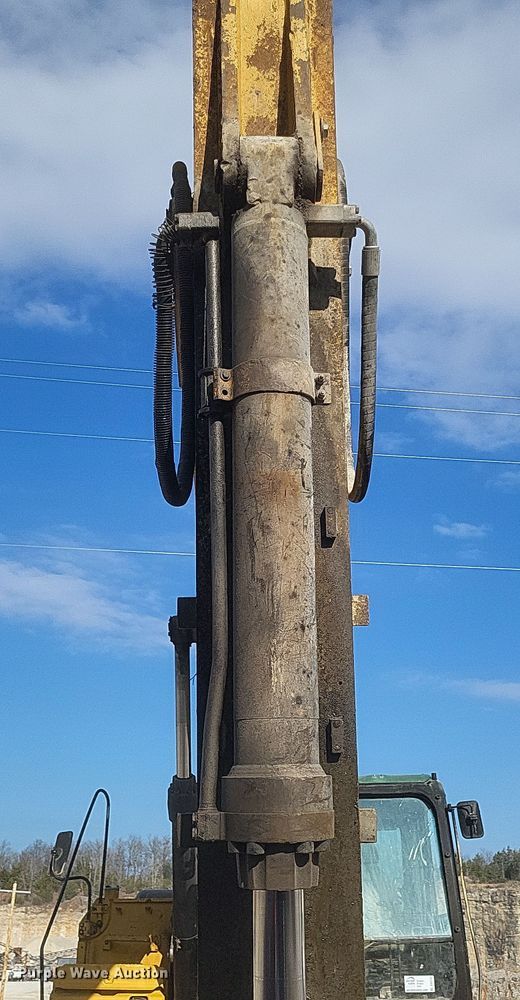 image for item DS5145 2008 Caterpillar  330D excavator