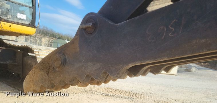 image for item DS5145 2008 Caterpillar  330D excavator