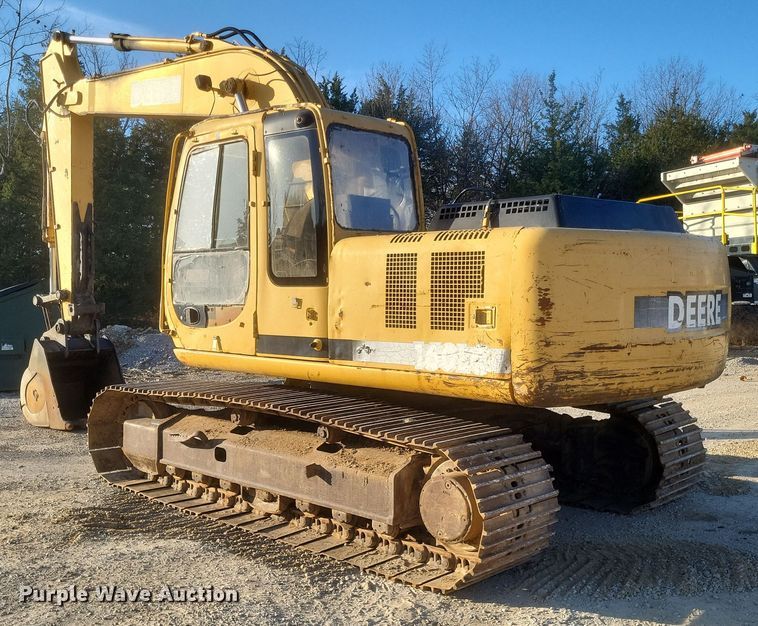 image for item DS5146 2000 John Deere  160LC excavator